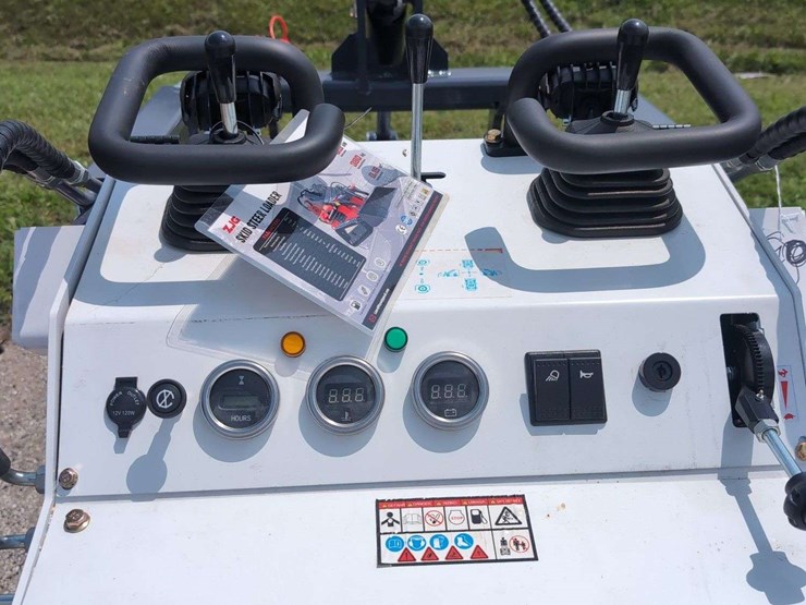zjg-mini-skid-steer-loader-zj-380-(white)---15hp-image-9