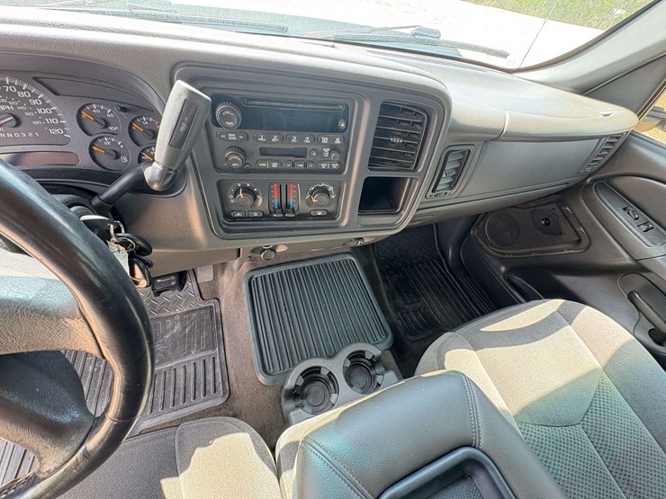 2006-chevrolet-silverado-1500-image-16