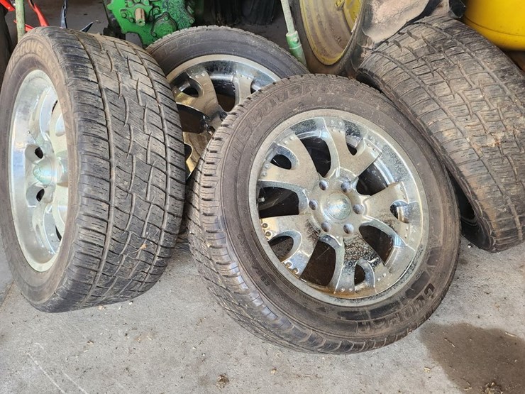 #2838-•-(4)-cooper-discoverer-ht-plus-tires-and-chrome-wheels-image-1