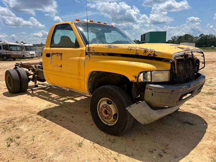 1995-dodge-ram-3500-image-4