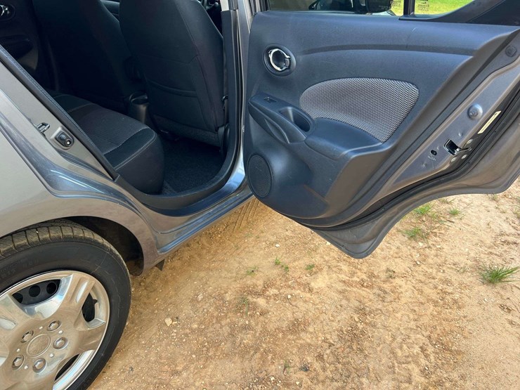 2019-nissan-versa-(99,073-miles)-image-34