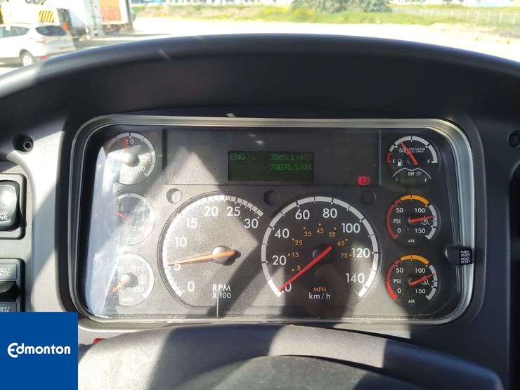2016-freightliner-114sd-image-19