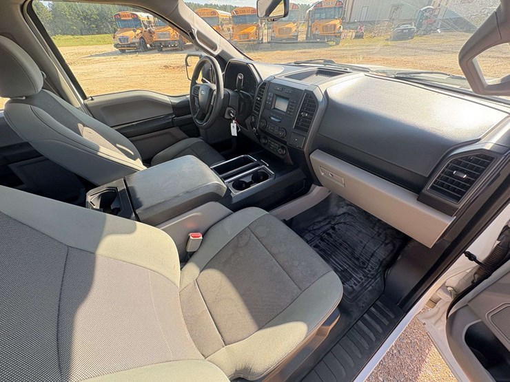 2017-ford-f150-image-28