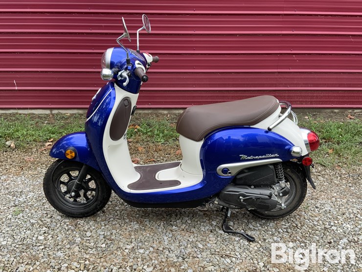 2024-honda-metropolitan-ncw50-scooter-image-8