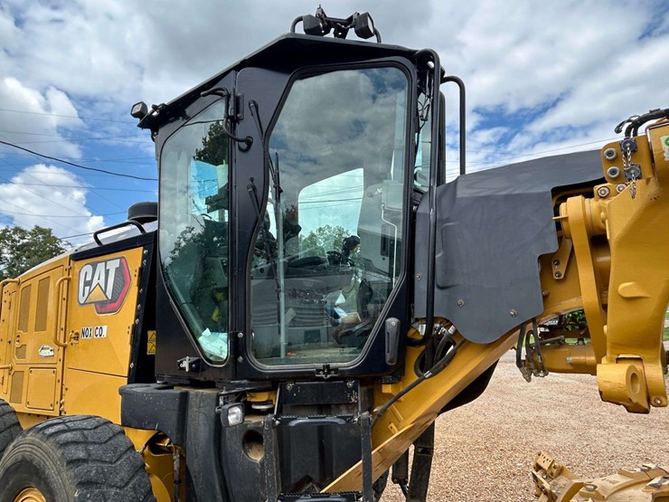 2020-caterpillar-140-image-12