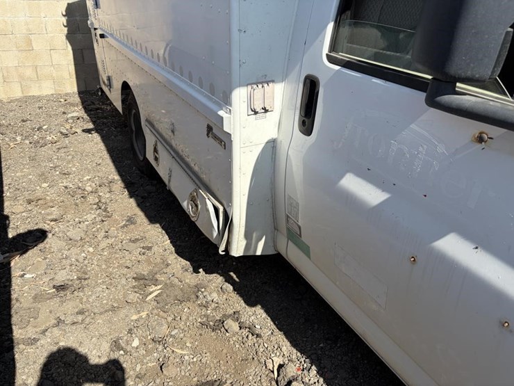 2006-chevrolet-express-g3500-image-11