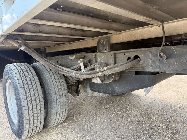 2020-chevrolet-3500-image-5