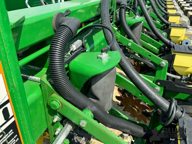 2013-john-deere-db90-image-14