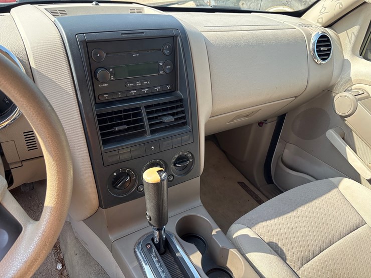 2006-ford-explorer-image-10