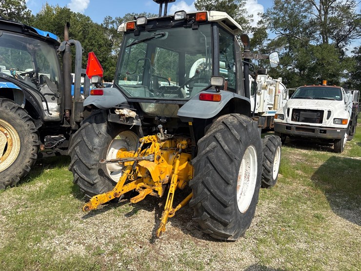 #106-•-2002-new-holland-tractor-image-3