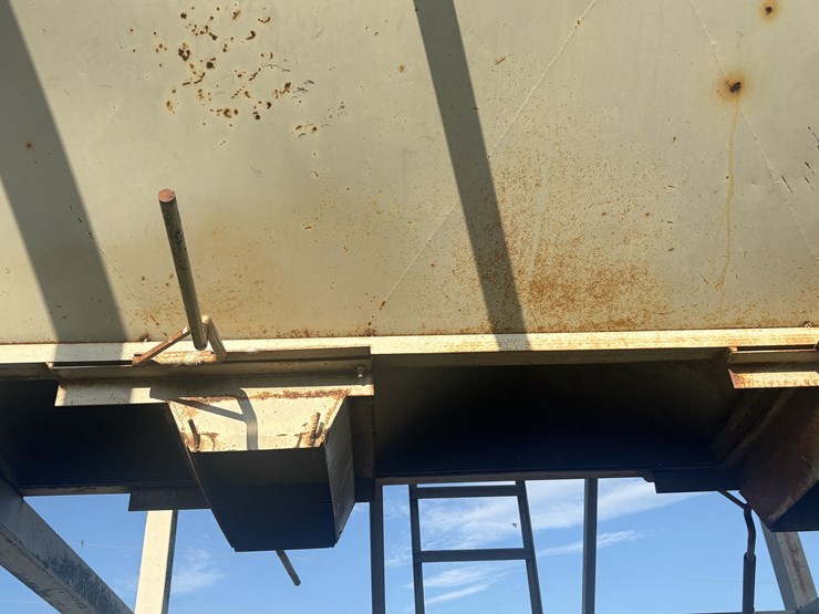 14-ton-overhead-feed-bin-image-4