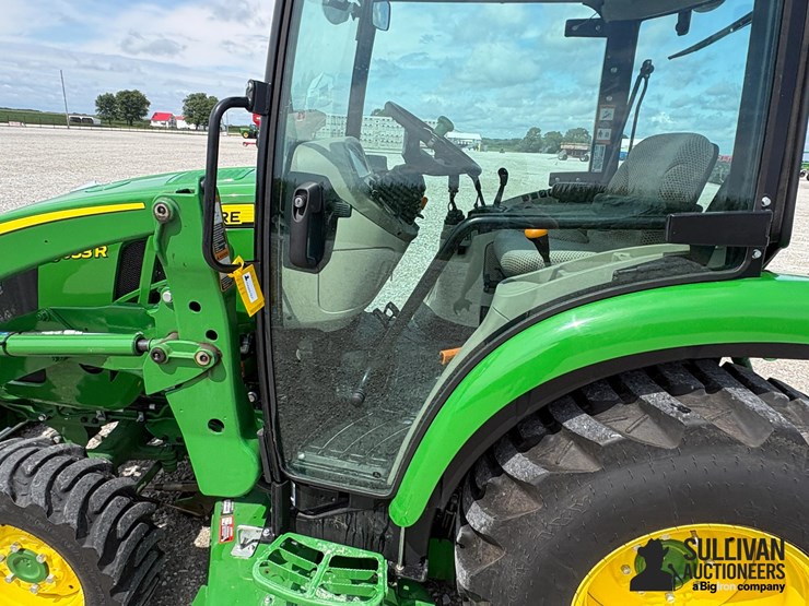2023-john-deere-3033r-image-12