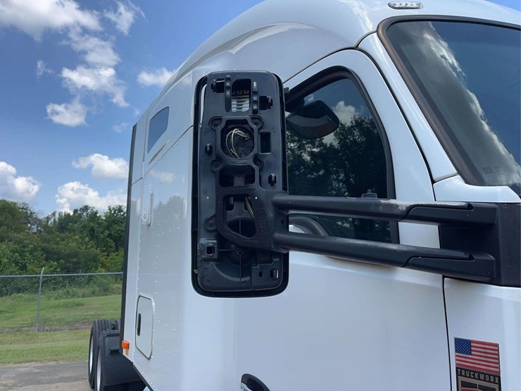 2022-kenworth-t680-image-40