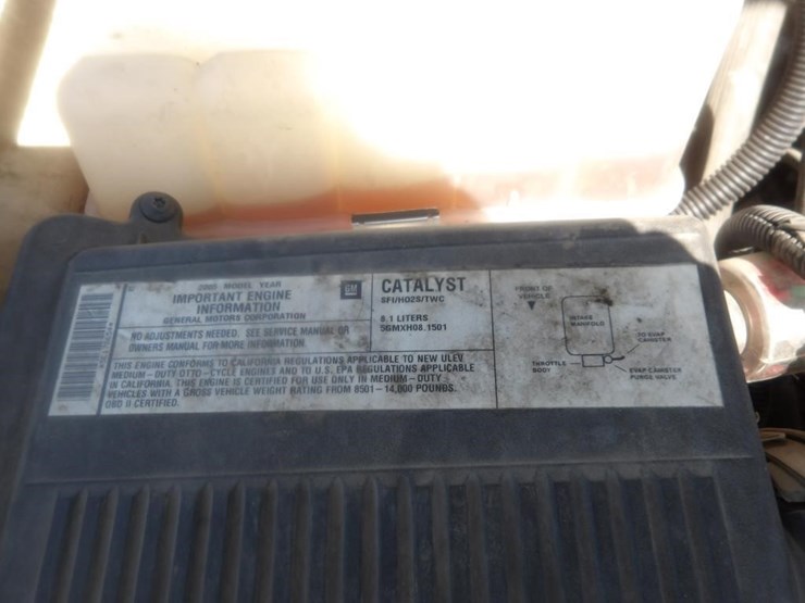 2005-chevrolet-silverado-3500-image-12