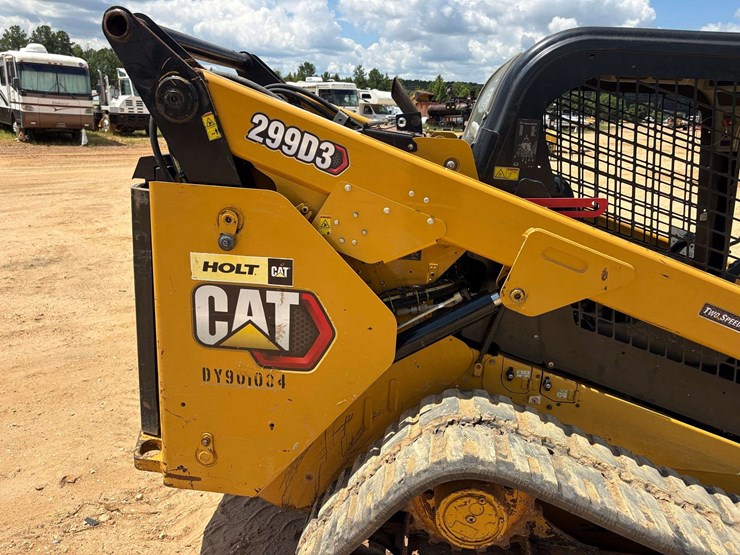 2020-caterpillar-299d3-image-28