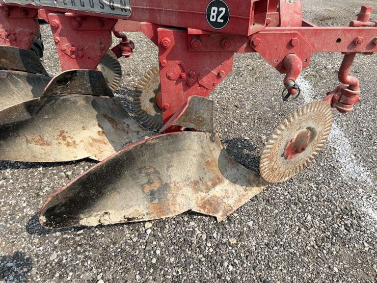 massey-ferguson-82-image-7
