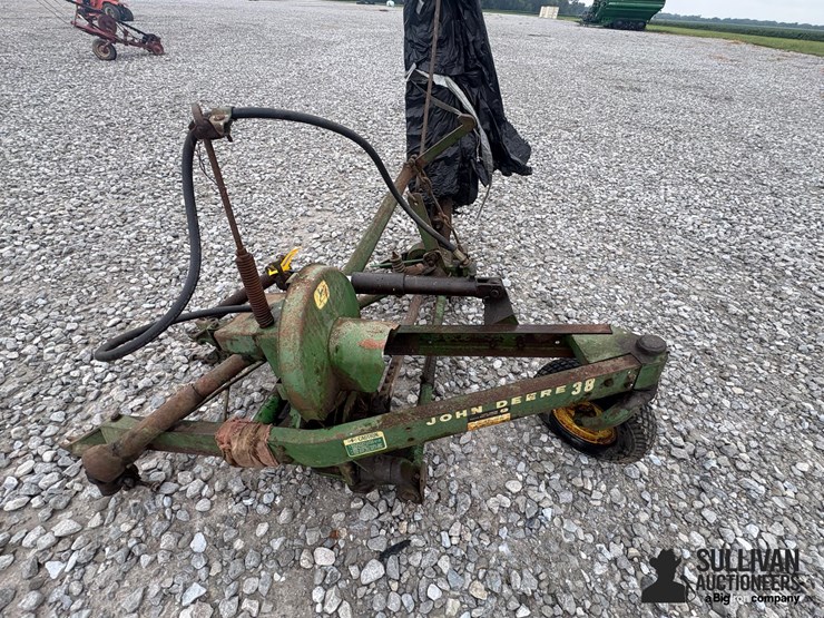 john-deere-38-image-10