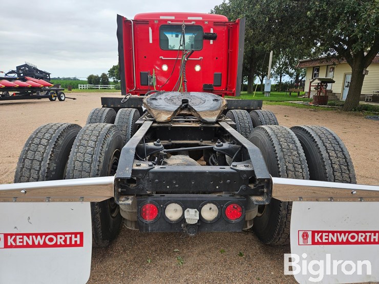 2015-kenworth-t660-image-18