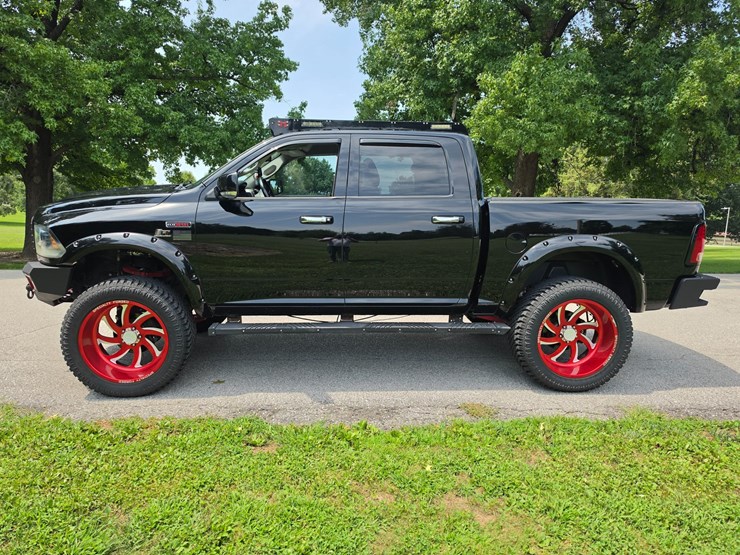 2014-dodge-1500-image-3