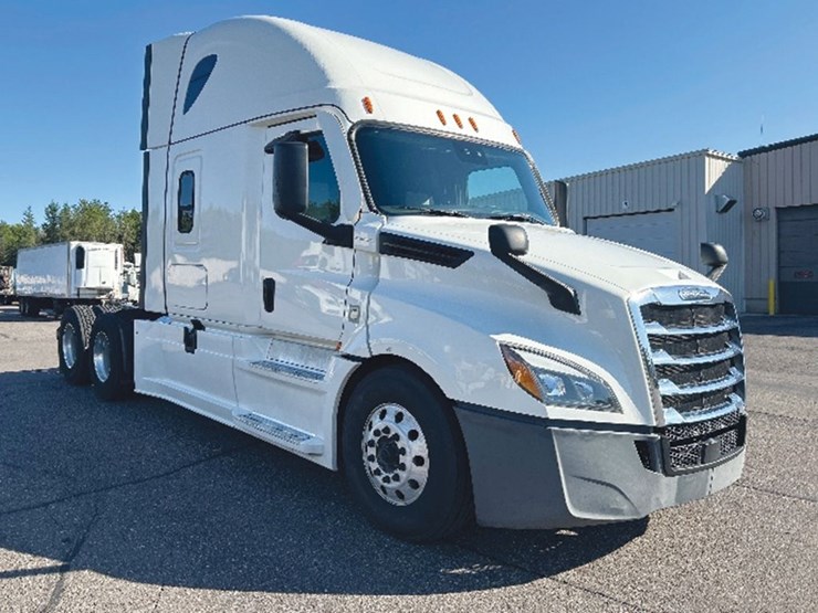 2022-freightliner-cascadia-126-image-1
