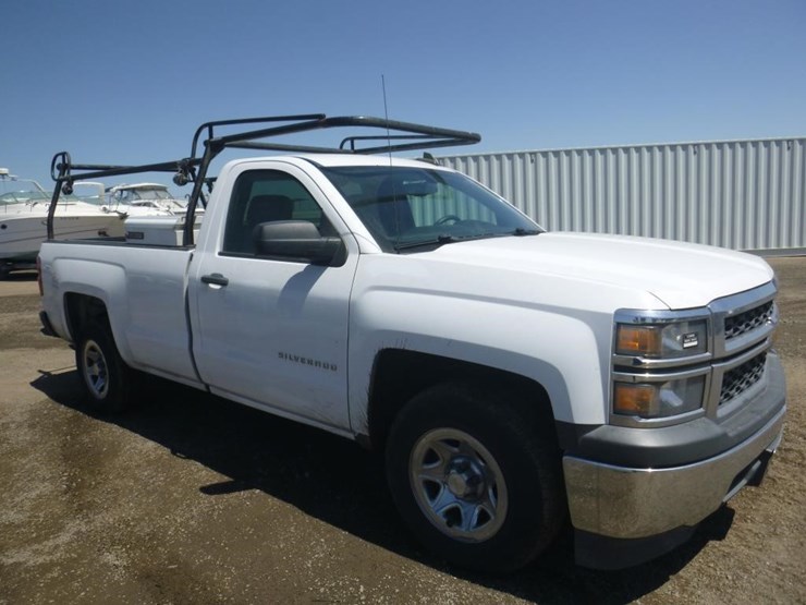 2015-chevrolet-1500-image-2