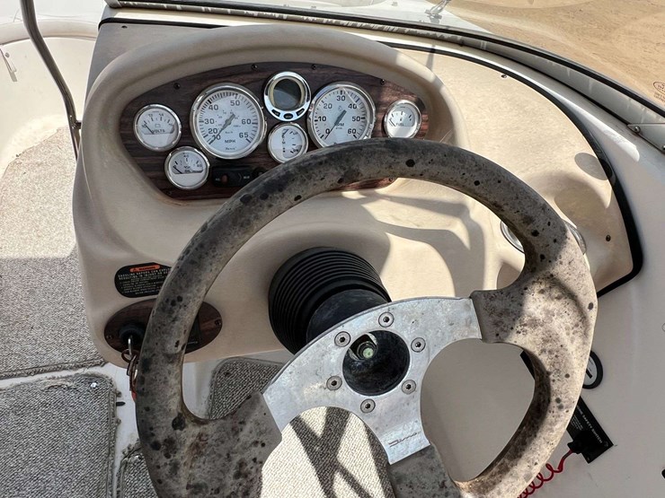 2007-glastron-gt-205-bowrider-boat-w/-volvo-penta-5.0l-v8-&-volvo-penta-sx-a-stern-drive-image-31