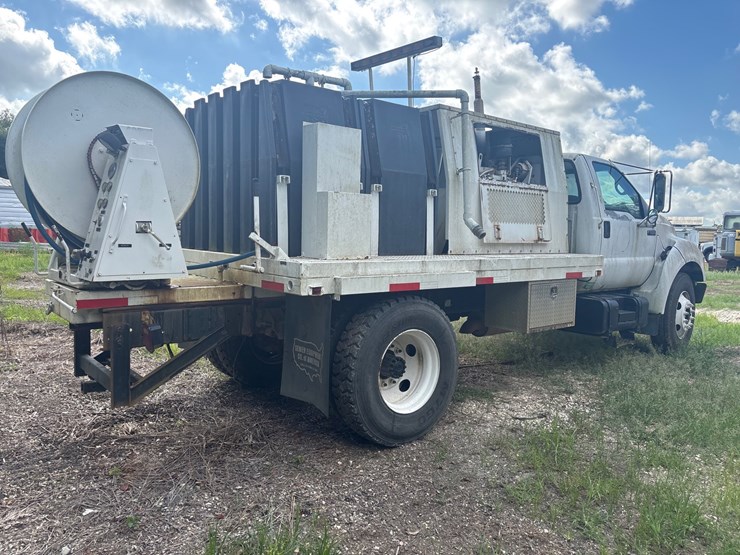 2001-ford-f650-image-25