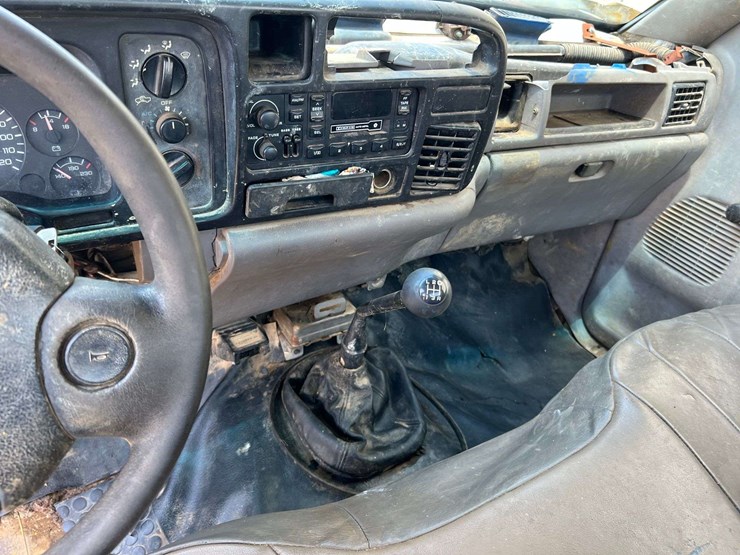 1995-dodge-ram-3500-image-24