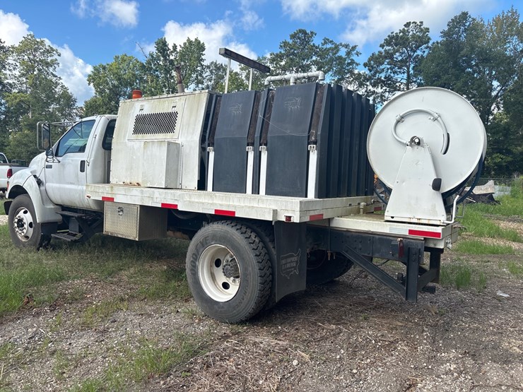 2001-ford-f650-image-3