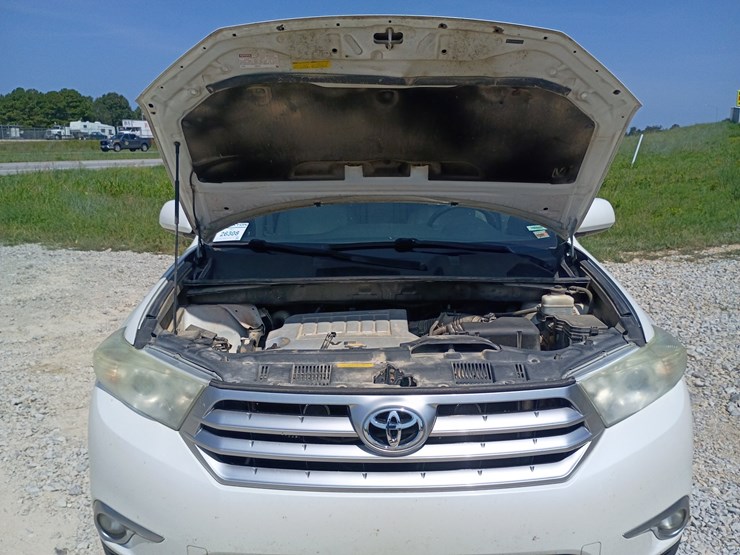 2012-toyota-highlander-image-14