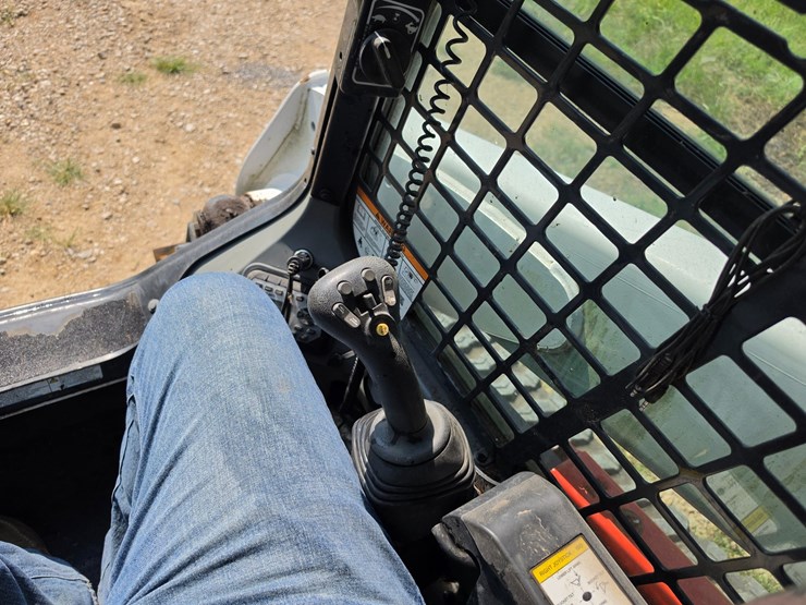 2020-bobcat-t770-image-19