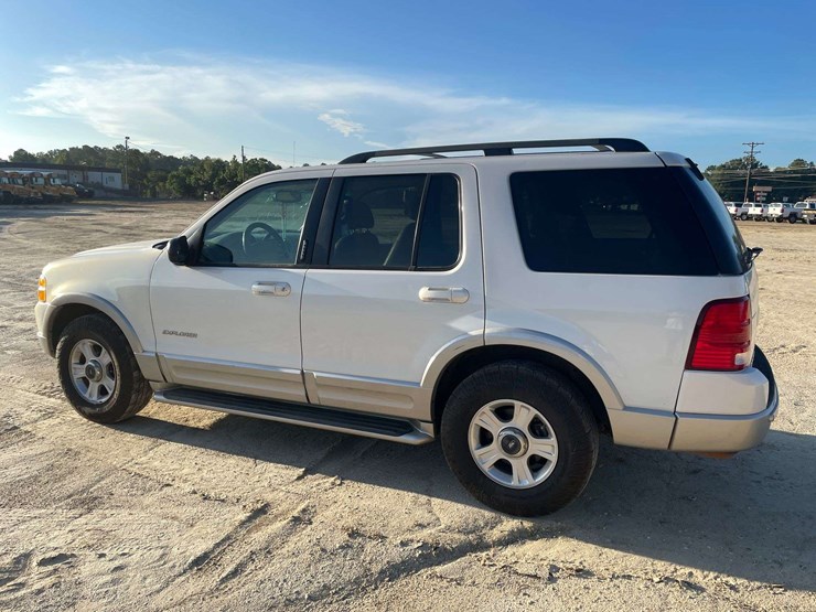 2002-ford-explorer-limited-image-2