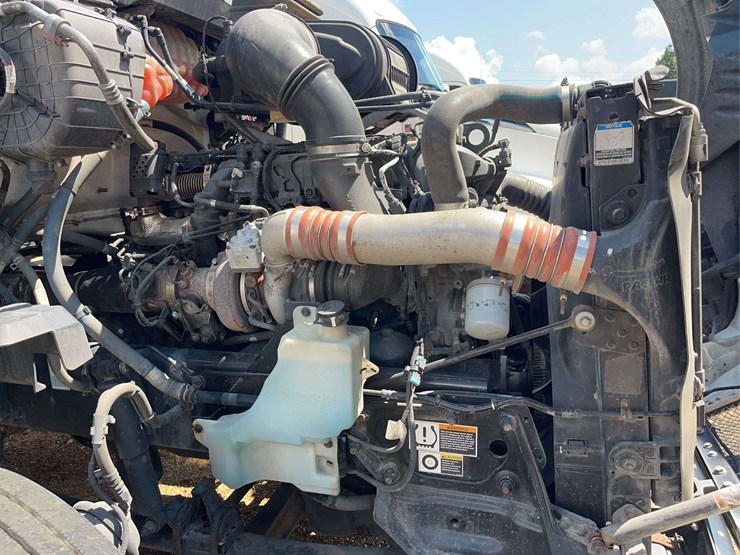 2022-kenworth-t680-image-40
