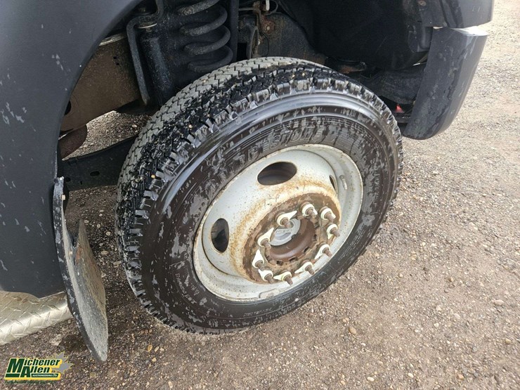 2015-ford-f550-image-12