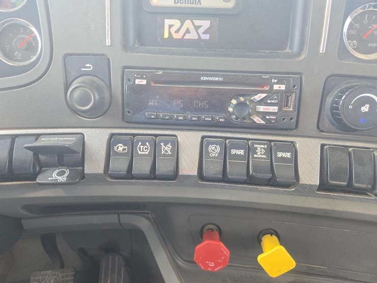2019-kenworth-t880-image-80