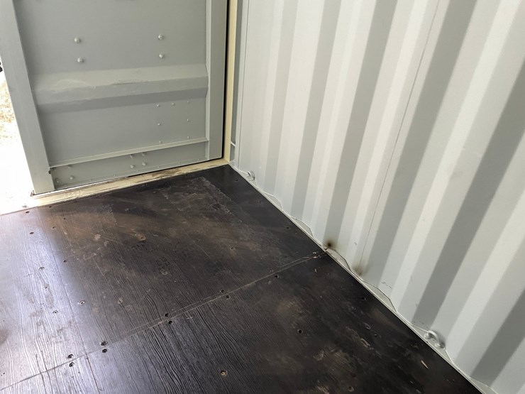 #404-•-20'-shipping-container-image-27
