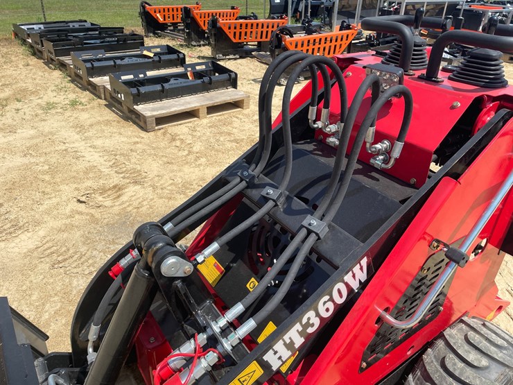 #416-•-new-ht360-mini-wheel-skid-steer-image-13