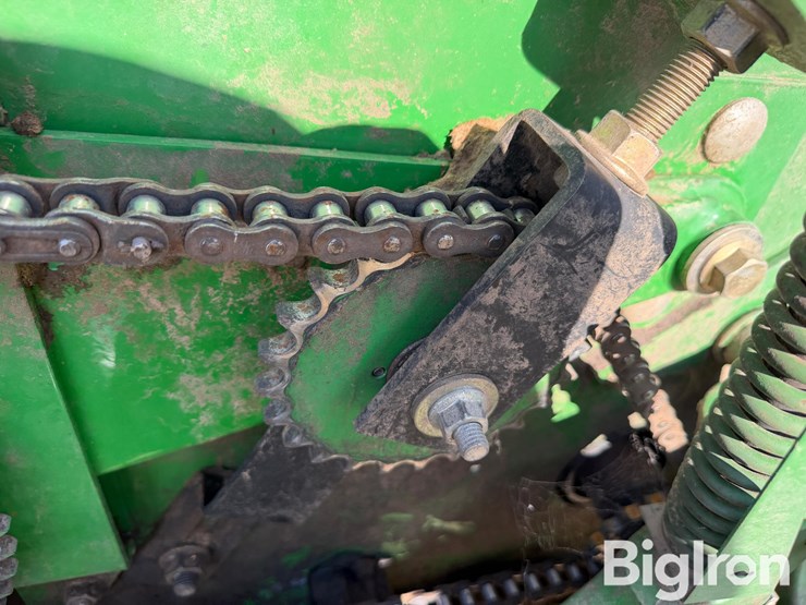 john-deere-630f-image-13