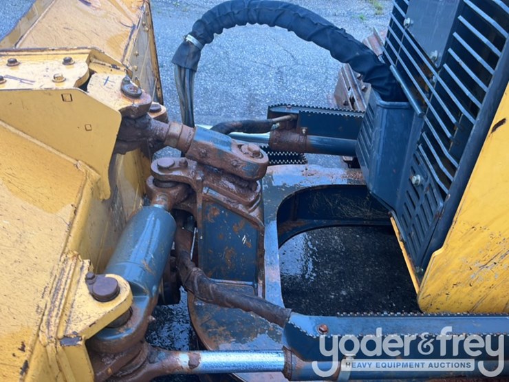 2016-deere-550k-image-11