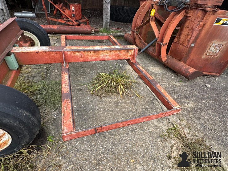 s/a-round-bale-hauler-image-16