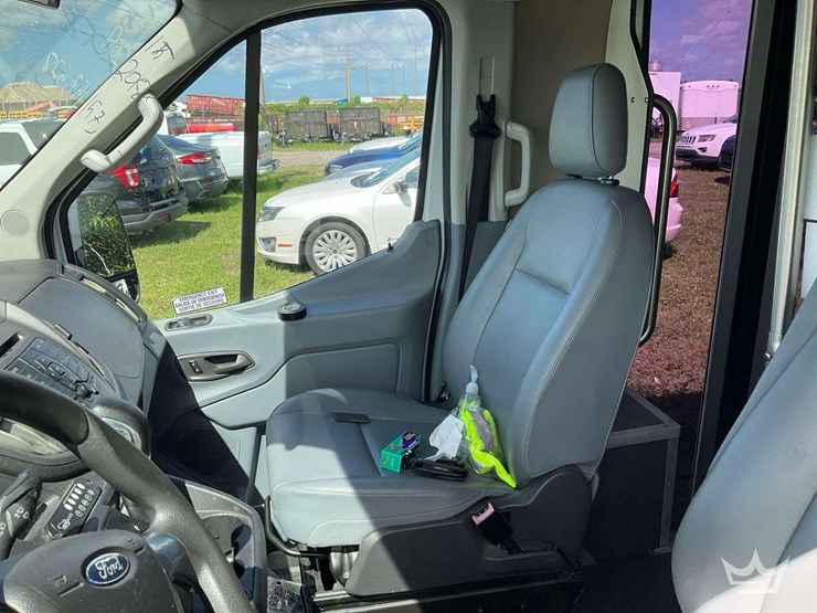 2019-ford-transit-image-8