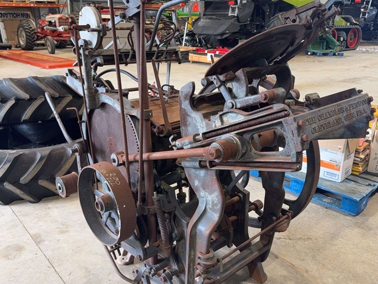 the-chandler-&-price-co.-printing-press-image-4