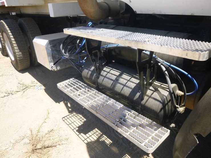 2013-international-ct660-t/a-water-truck-image-20