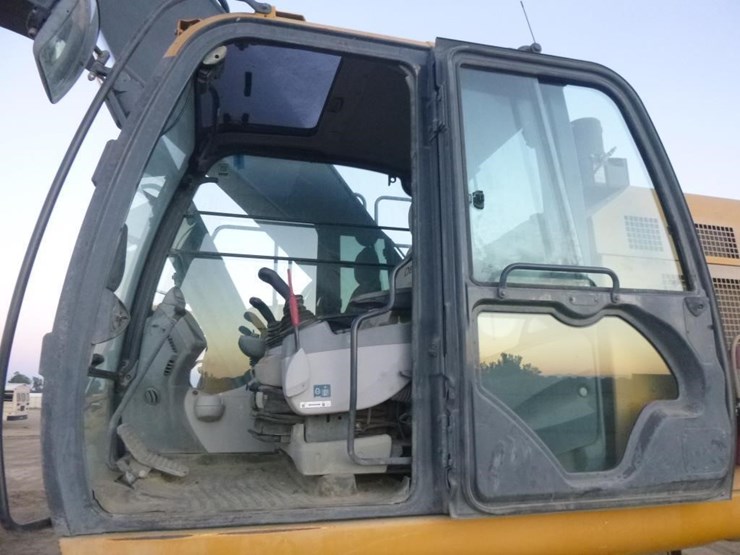 2019-deere-345g-lc-image-8