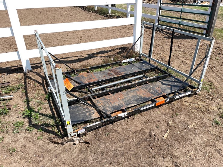 #7968-•-metal-shipping-frame-with-sides-and-fork-pockets-image-3