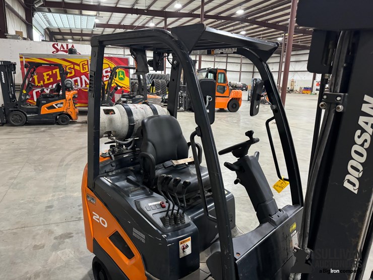 2019-doosan-gc20sc-9lp-forklift-image-9