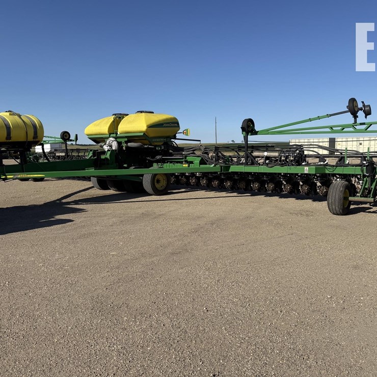 2010 JOHN DEERE DB60