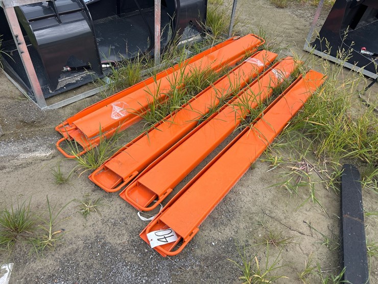 #40-•-(5)-sets-of-pallet-fork-extensions-image-1