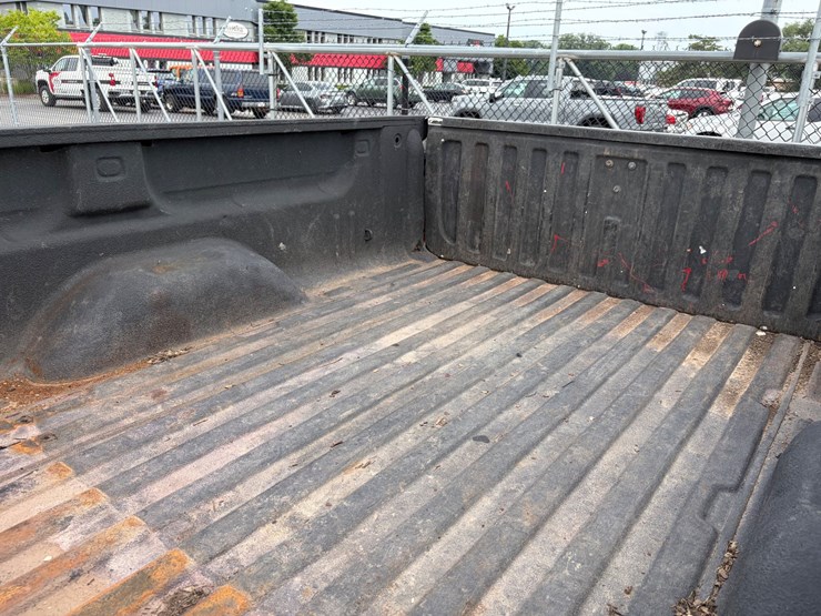 2012-chevrolet-3500-image-22