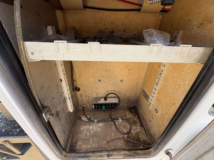2012-altec-at200a-image-25